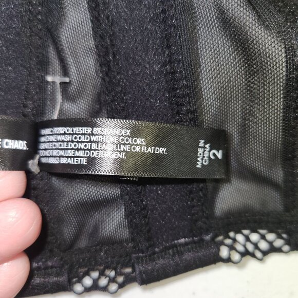 Torrid Curve Black Strappy Lace Detail Longline Bra Gold Hardware 3720 - Picture 8 of 10